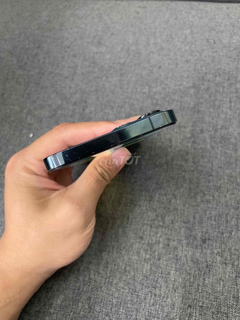 12 Promax vỡ lưng Màn thay giá rẻ. Mua bán Điện thoại tại Thị xã Sơn Tây Hà Nội được đăng bởi Phung vu hai hình 2