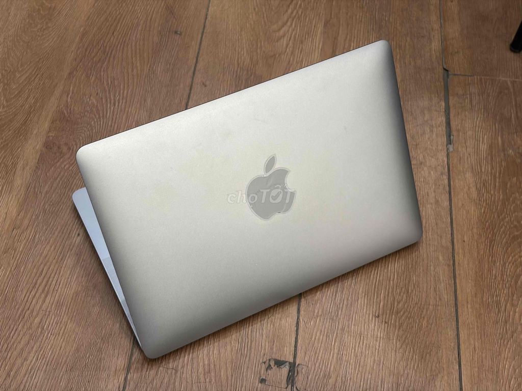 Apple Macbook Pro M2 2022 Bạc Như mới. Mua bán Laptop tại Quận Thanh Xuân Hà Nội được đăng bởi quỳnh chi hình 1