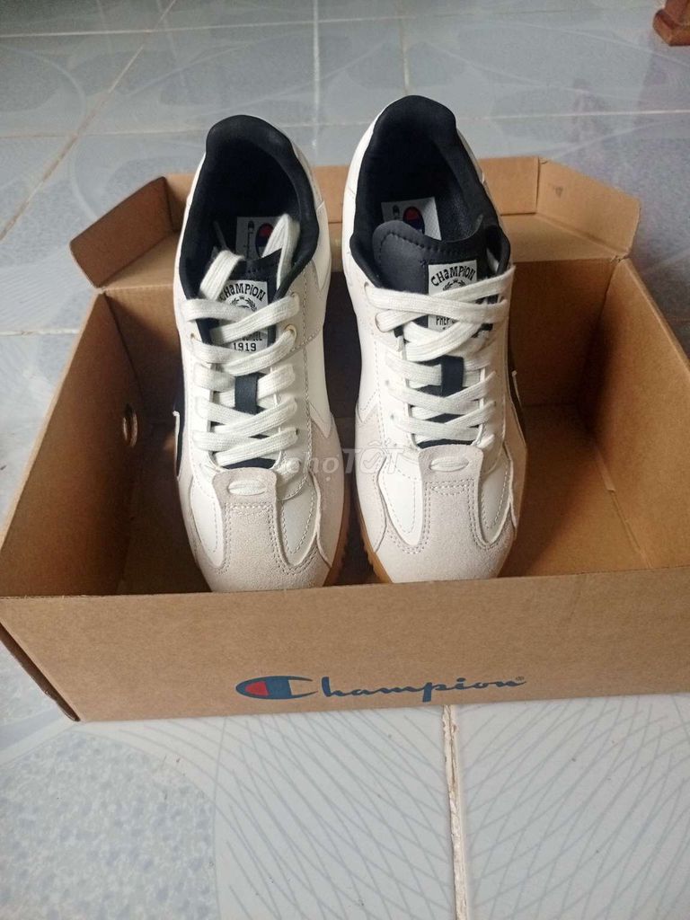 Giày thể thao Champion Nữ Trắng, đen size 37. Mua bán Giày dép tại Huyện Kế Sách Sóc Trăng được đăng bởi Thanh Nhựt hình 1