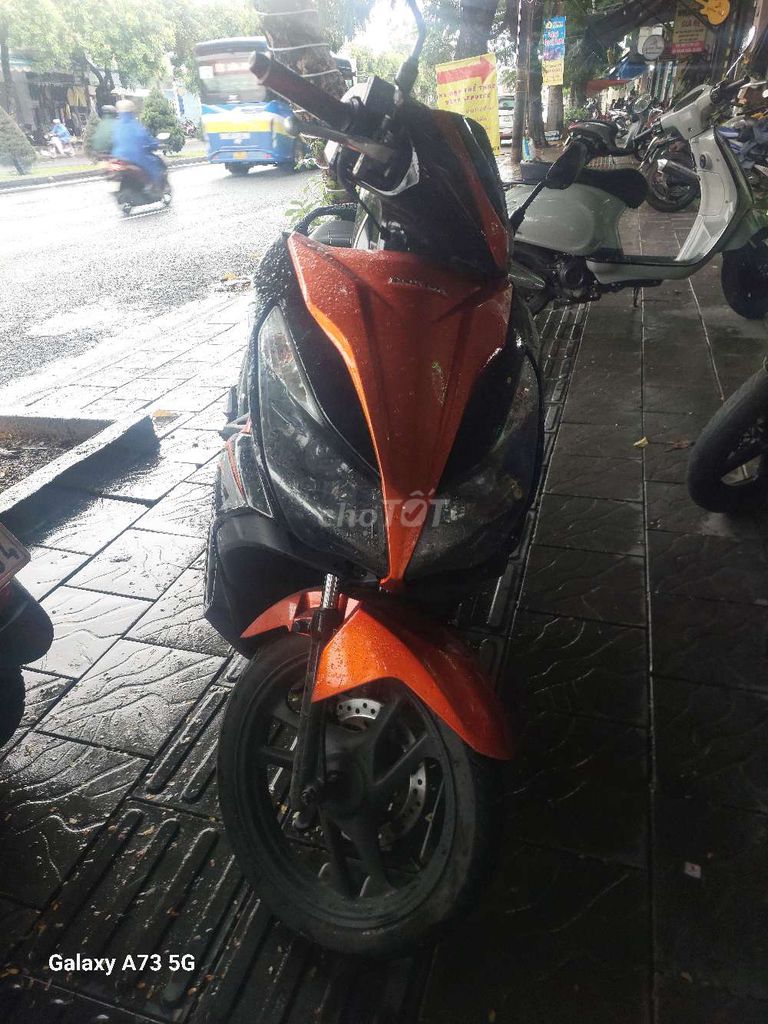 Honda Air Blade 2015 красно-чёрный