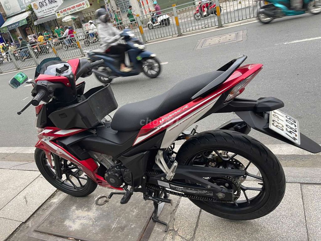 Honda Winner 2018 красный 90%