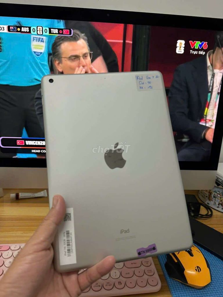 Apple iPad Gen 7 Retina Xám, tai nghe zin . Mua bán Máy tính bảng tại Quận Ninh Kiều Cần Thơ được đăng bởi Văn Thùy Nguyễn hình 1