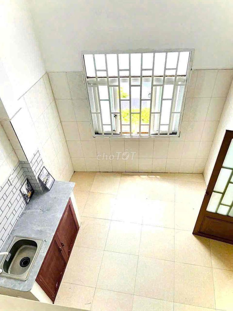 Phòng trọ cao cấp giá sinh viên - Gần ĐH GIA ĐỊNH - GIÁ: 3,5triệu