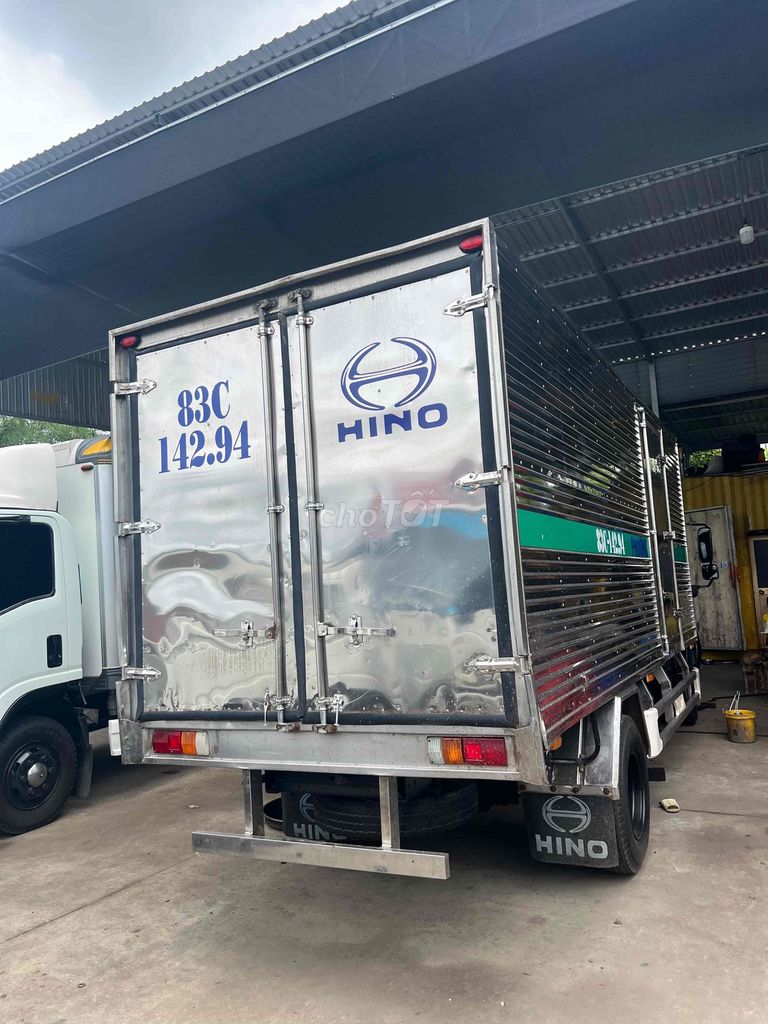 HINO XZU352 thùng kín inox đời 2017 Xe đẹp zin. Mua bán Xe tải, xe ben tại Quận Bình Thuỷ Cần Thơ được đăng bởi Phạm Nguyễn Băng Nhi hình 4
