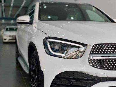 Mercedes-Benz GLC 300 V1 Trắng 40.600 km