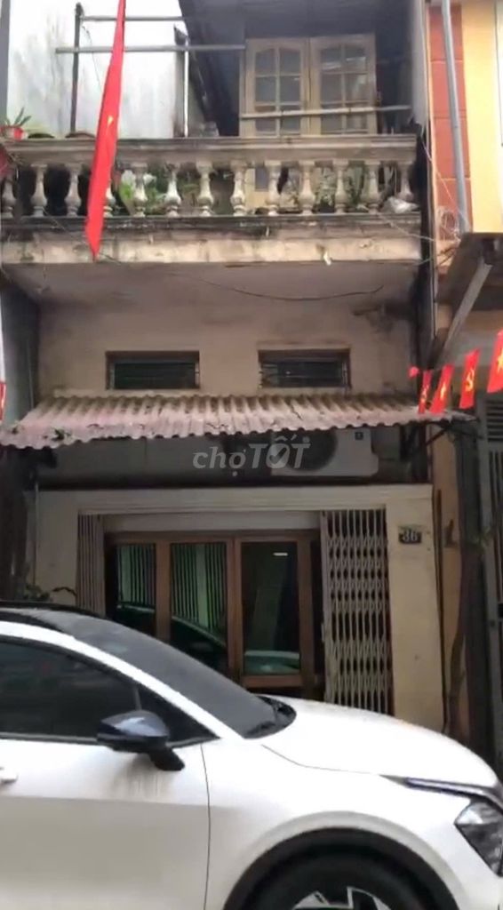 СТАРЫЙ ДОМ В АРЕНДУ В ГОРОДЕ БУЙ ЧАНГ ТРАЧ