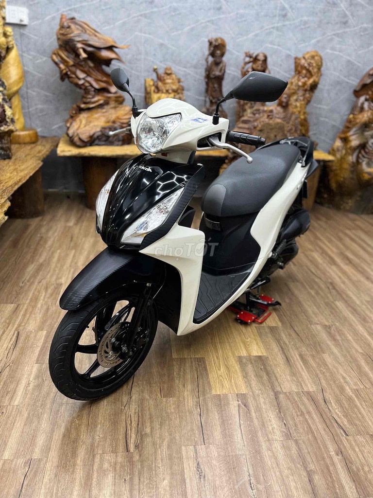 Honda Vision в отличном состоянии, тихий двигатель