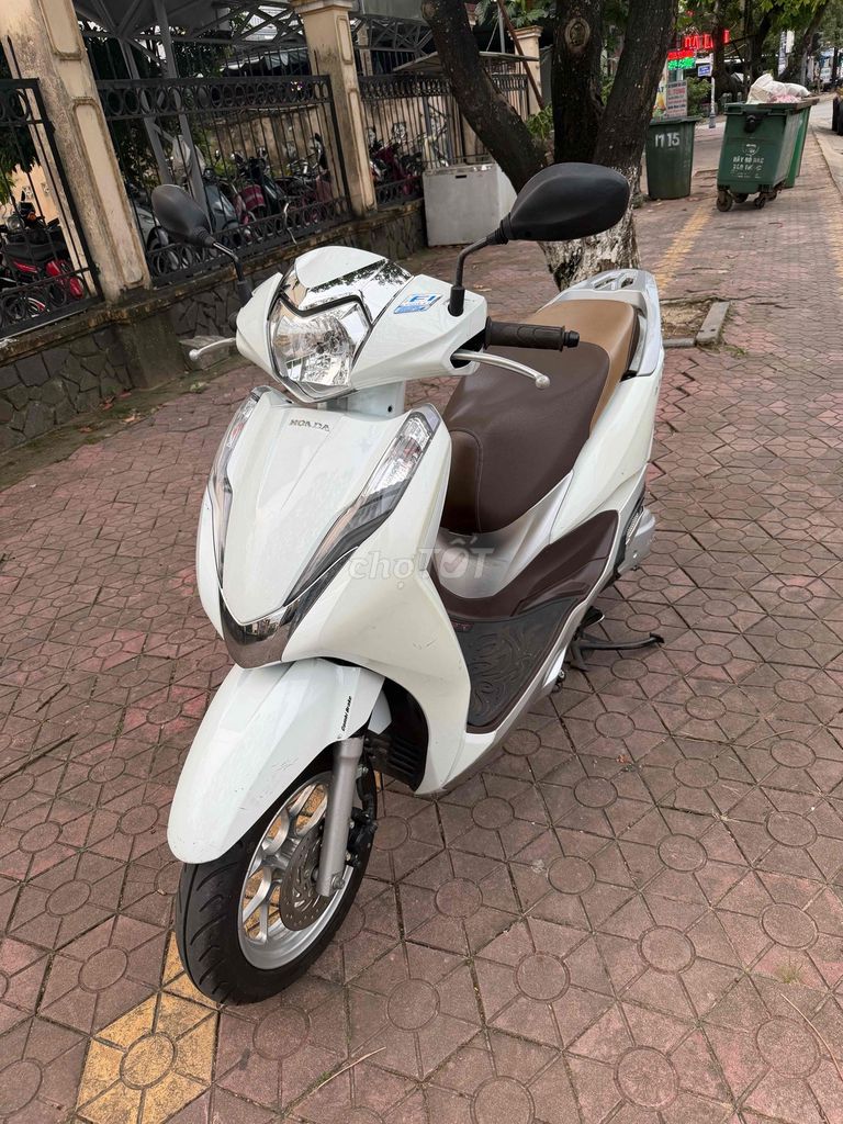 Lead 2018 khóa thông minh zin cứg áo dán keo trong. Mua bán Xe máy tại Thành phố Quảng Ngãi Quảng Ngãi được đăng bởi Hien hình 6