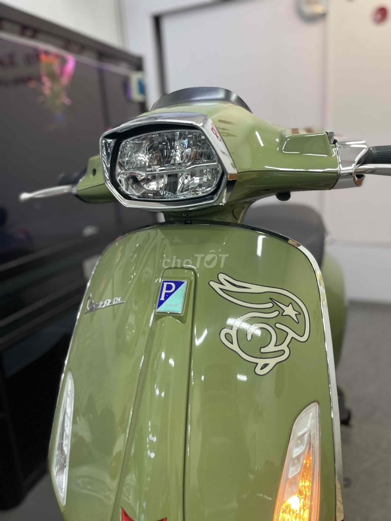 Piaggio Vespa 2024 Зеленый