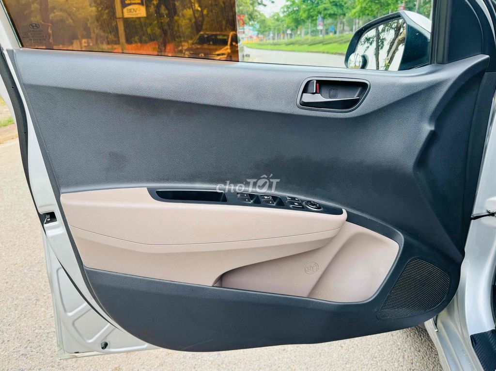 Hyundai Grand i10 bản sedan, số sàn, máy 1.2-2015. Mua bán Ô tô tại Huyện Bàu Bàng Bình Dương được đăng bởi Cần bán xe ôtô hình 3