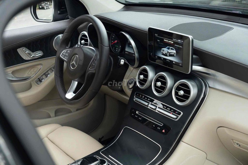 LONG ANH AUTO về Mercedes GLC300 4Matic model 2018. Mua bán Ô tô tại Quận 7 Tp Hồ Chí Minh được đăng bởi LongAnh AuTo  hình 6