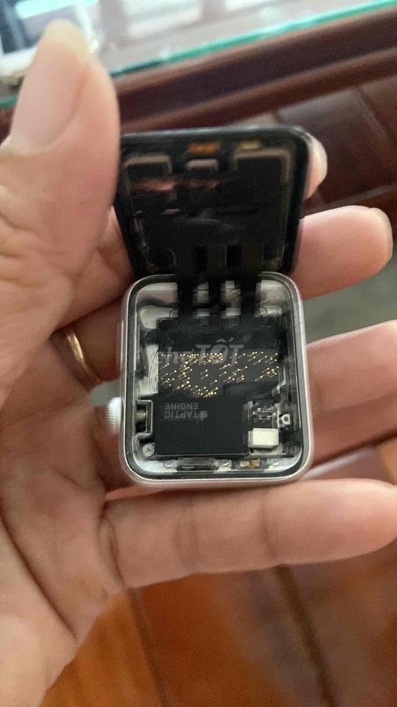 Apple Watch Series 3 42mm - Hư hỏng. Mua bán Thiết bị đeo thông minh tại Quận Bình Tân Tp Hồ Chí Minh được đăng bởi trang ngọc hình 7