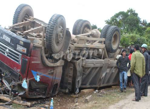 Cần bán xe bị lật. Mua bán Xe tải, xe ben tại Huyện Đại Từ Thái Nguyên được đăng bởi Dang Dung hình 3