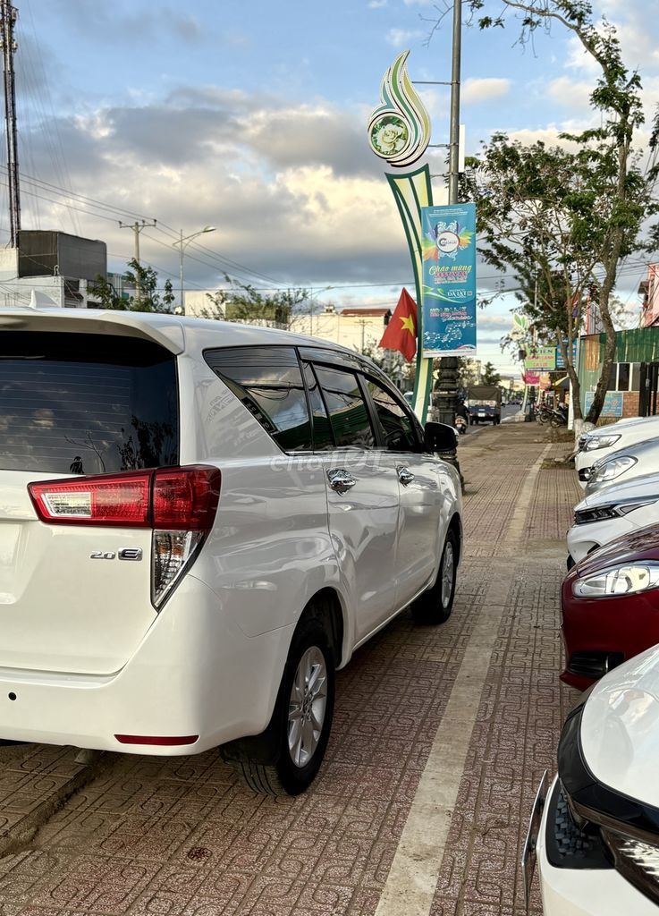 Toyota Innova 2017 2.0E - 102000 km