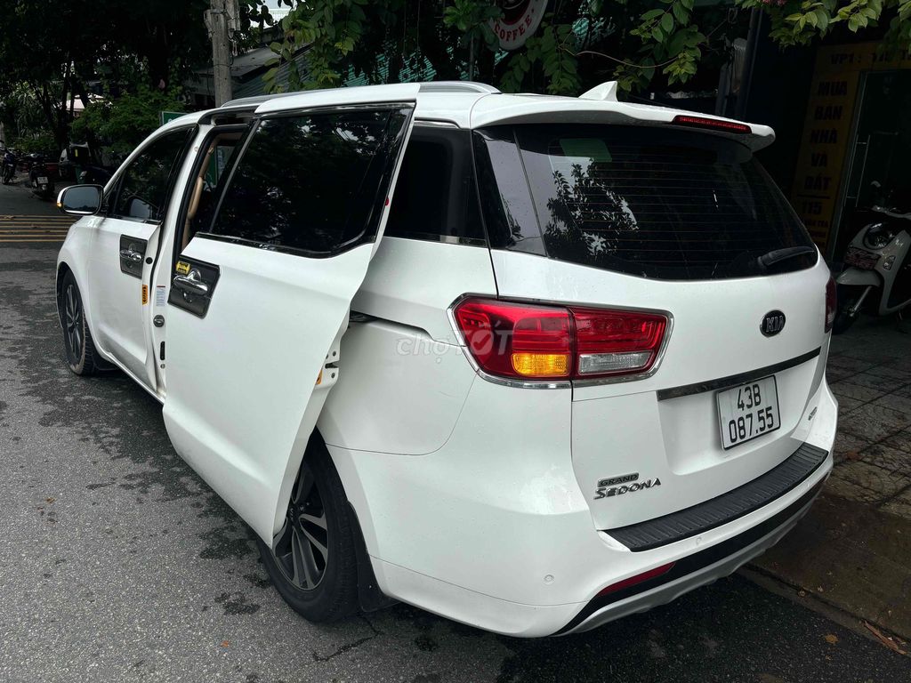 Kia Sedona 2015 2.2L DATH - 120000 km. Mua bán Ô tô tại Quận Cẩm Lệ Đà Nẵng được đăng bởi Minh Huy hình 3