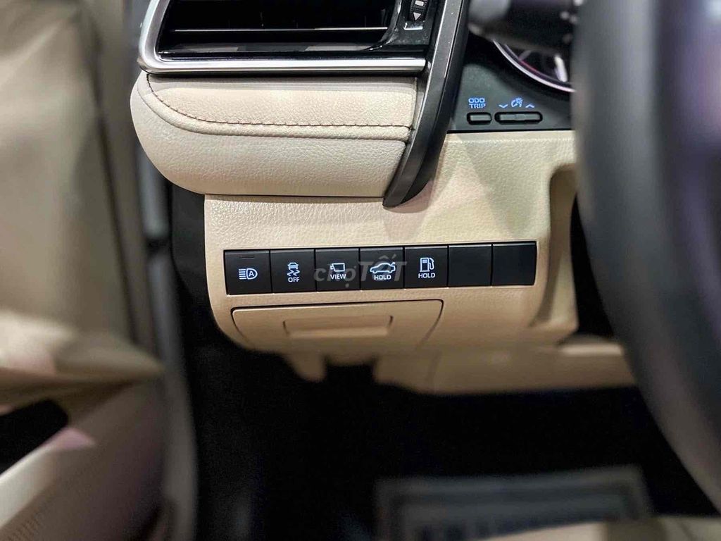 Toyota Camry 2022 2.5HV - 28000 km. Mua bán Ô tô tại Quận 7 Tp Hồ Chí Minh được đăng bởi Lê Văn Út hình 15