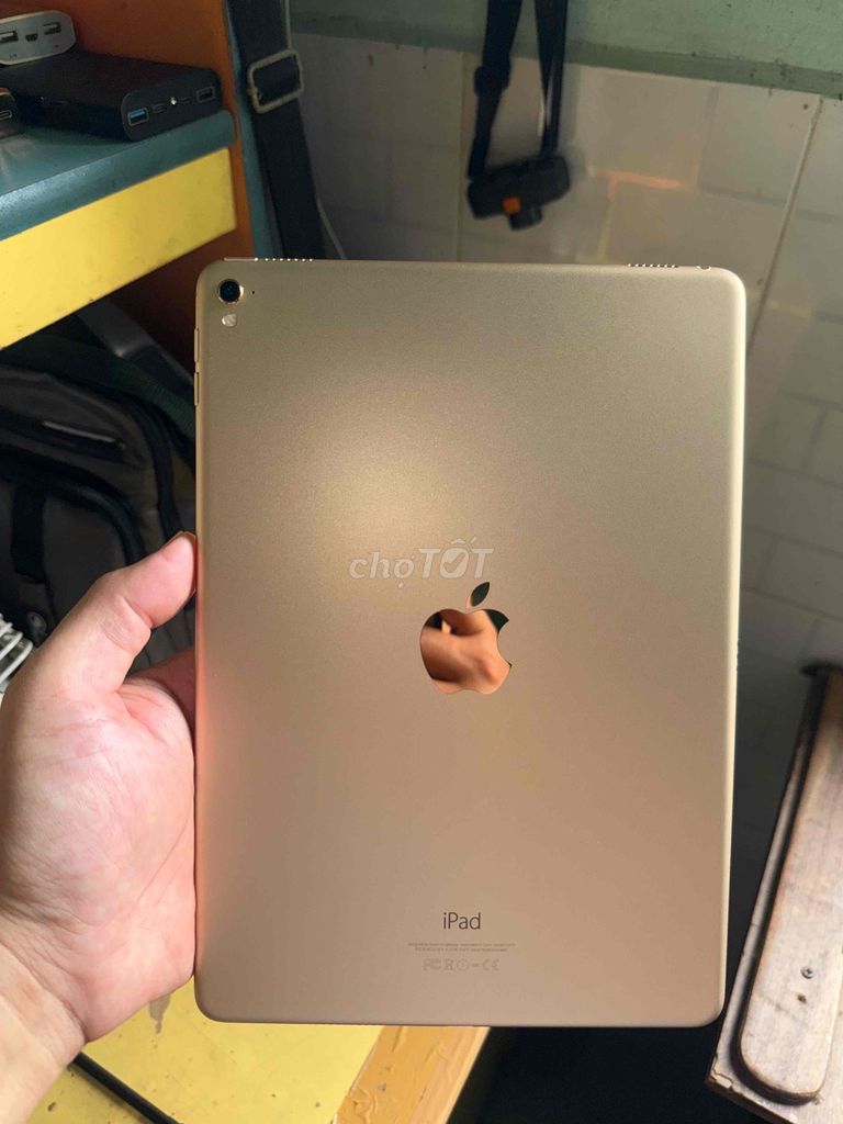 Apple iPad Vàng đồng. Mua bán Máy tính bảng tại Thị xã Tân Uyên Bình Dương được đăng bởi tâm hình 1