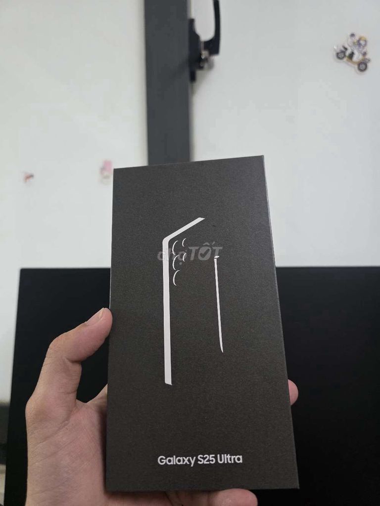 Samsung Galaxy S25 Ultra Xám đen Mới. Mua bán Điện thoại tại Quận Liên Chiểu Đà Nẵng được đăng bởi Thien  hình 1