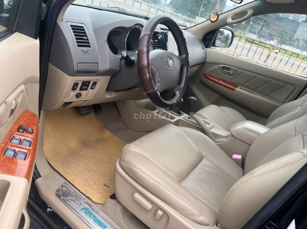 Toyota Fortuner 2011 2.7L Đen 180000 km. Mua bán Ô tô tại Quận Bắc Từ Liêm Hà Nội được đăng bởi Anh Tú hình 6