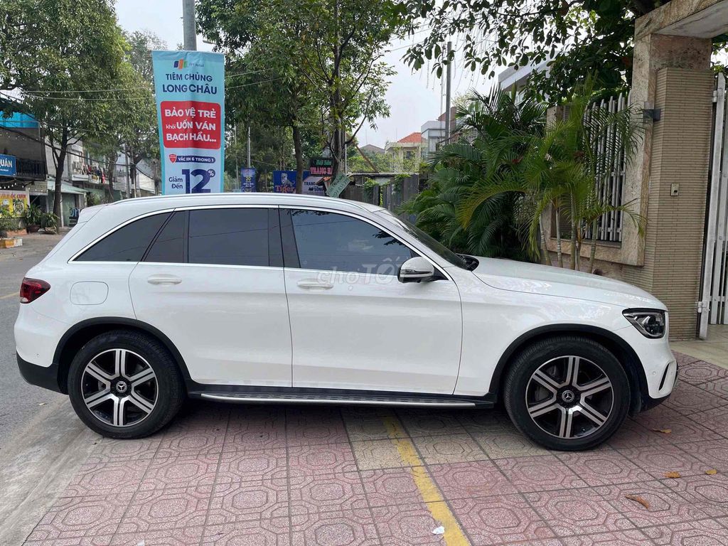 Mercedes-Benz GLC200 4MATIC 2020 Trắng 15.000km. Mua bán Ô tô tại Quận 7 Tp Hồ Chí Minh được đăng bởi Thế Giới Xe Đức Sài Gòn hình 3