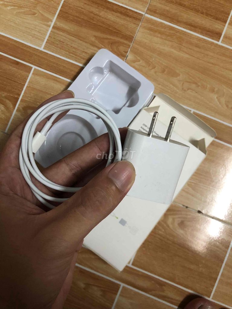 Củ sạc + cáp sạc IPhone thanh lý 40k