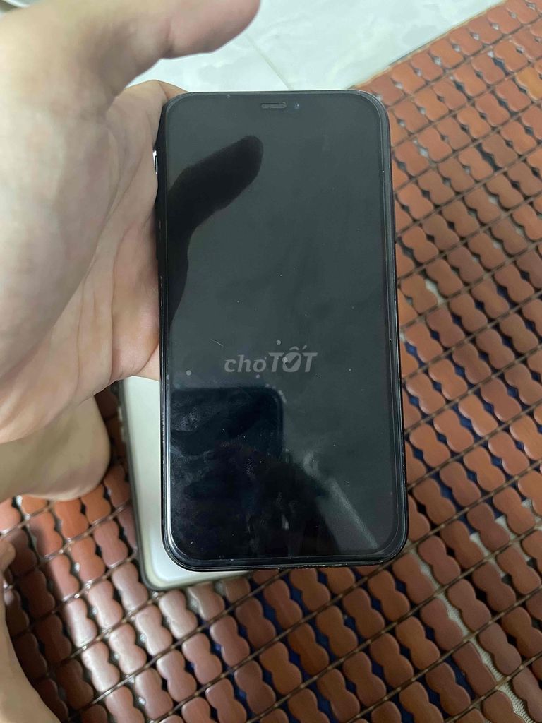 Apple iPhone XR Đen 98%. Mua bán Điện thoại tại Quận Cẩm Lệ Đà Nẵng được đăng bởi Kiều Anh Trung hình 1