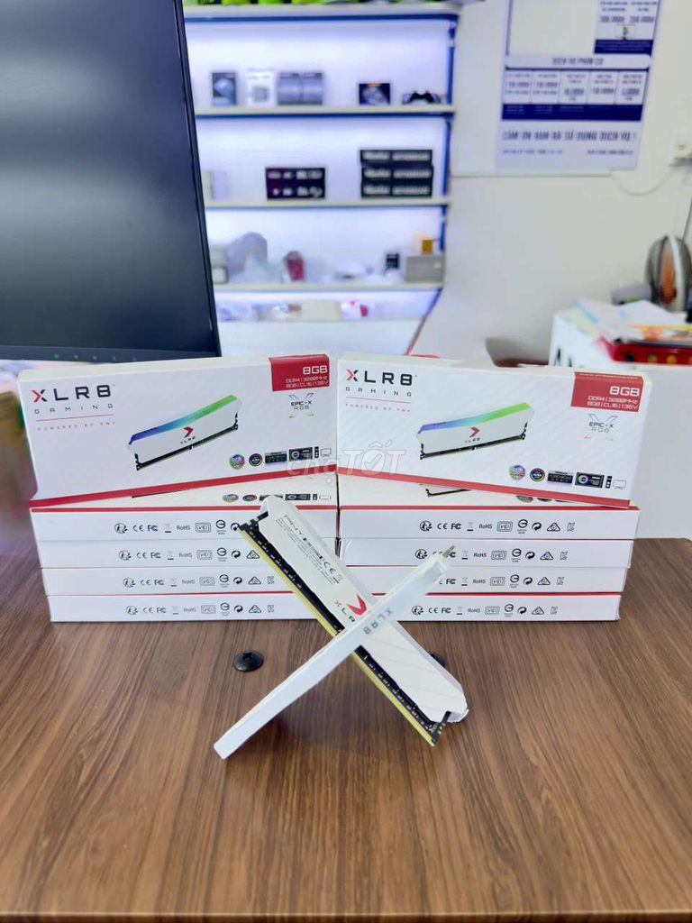 RAM PNY XLR8 8GB DDR4 3200MHz WHITE. Mua bán Linh kiện (RAM, Card...) tại Thành phố Tam Kỳ Quảng Nam được đăng bởi METECH COMPUTER hình 1