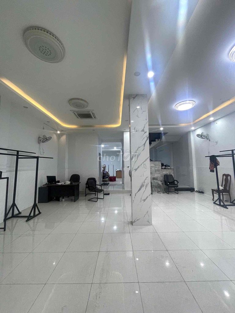 BÁN GẤP NHÀ MẶT TIỀN - NGANG KHỦNG 8 mét - GẦN CÔNG VIÊN THOÁNG MÁT. Mua bán nhà ở tại Quận Bình Tân Tp Hồ Chí Minh được đăng bởi Võ Tiến Công hình 1