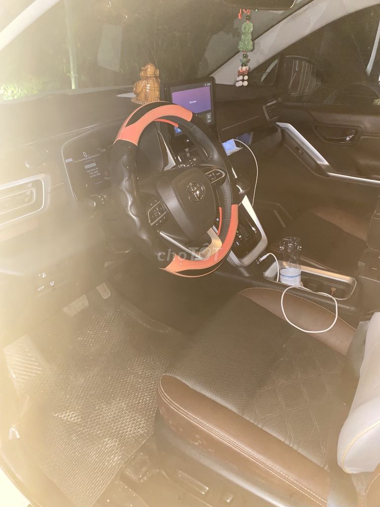 Toyota Innova Cross 2024 бензин 56000 км Белый