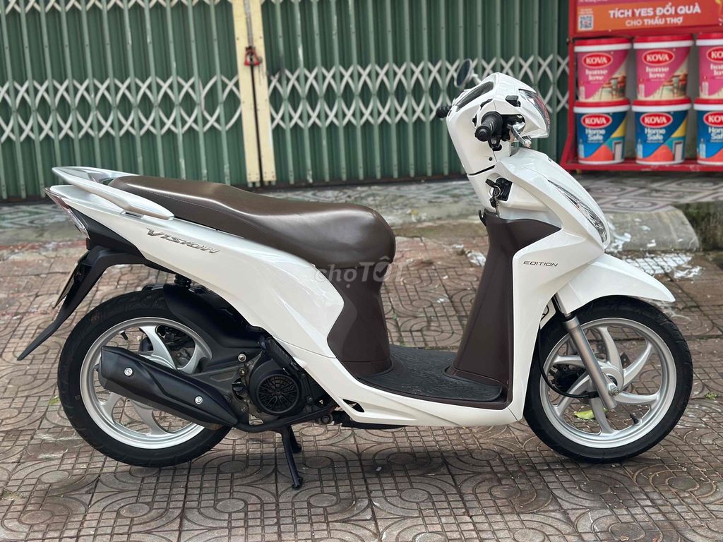 Honda Vision 2018 màu Trắng. Mua bán Xe máy tại Thành phố Pleiku Gia Lai được đăng bởi Xe Máy Nguyễn Vũ Gialai hình 3
