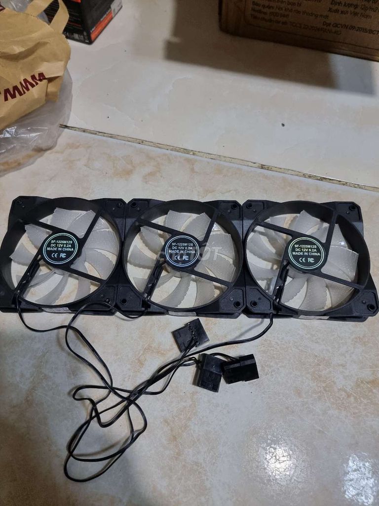 Quạt tản nhiệt Đen DC 12V 3 cái. Mua bán Phụ kiện (Màn hình, Chuột...) tại Thành phố Thủ Đức Tp Hồ Chí Minh được đăng bởi Nguyễn công thành hình 1