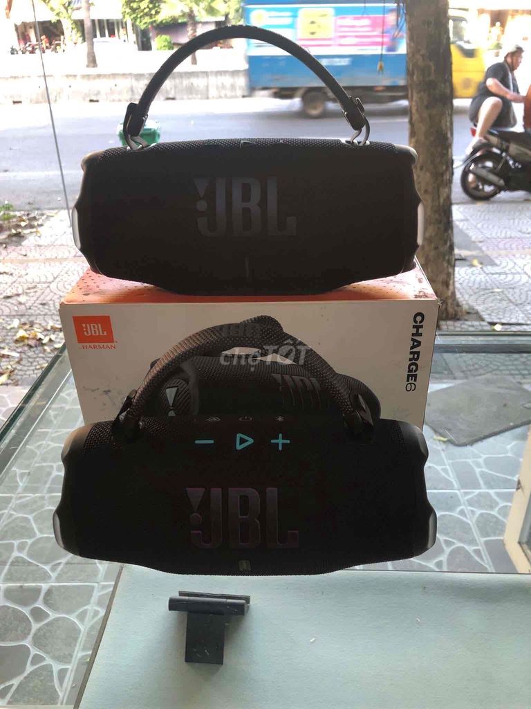 Loa bluetooth JBL Charger 6 Đen đã qua sử dụng. Mua bán Tivi, Âm thanh tại Quận Thanh Khê Đà Nẵng được đăng bởi Cửa Hàng Như Trúc hình 1