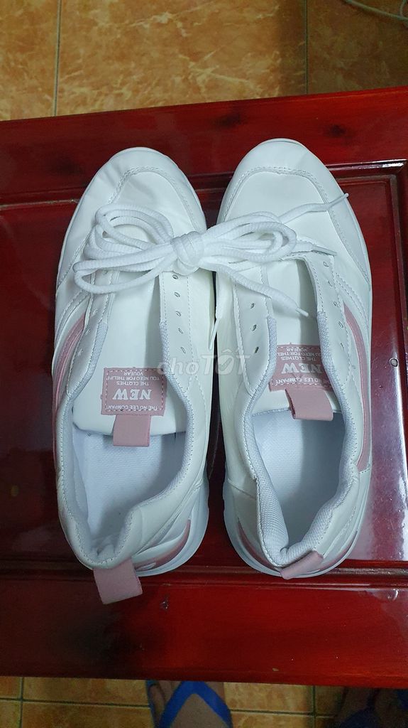 Giày thể thao size 40