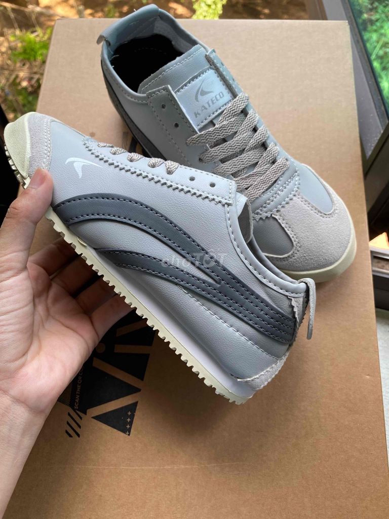 Giày thể thao KATECO Unisex Xám size 38. Mua bán Giày dép tại Huyện Việt Yên Bắc Giang được đăng bởi Đào Thanh Xuân  hình 1
