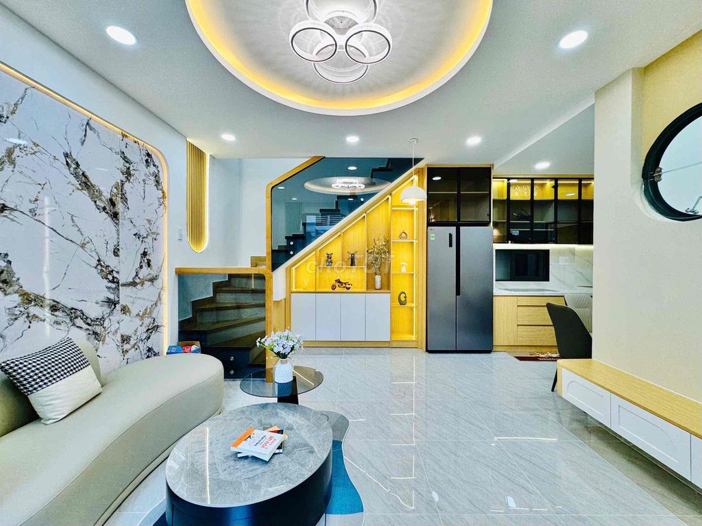 Giảm giá 400tr - Dt 9m X 5,2m  gồm 3 phòng ngủ. Siêu phẩm đẹp