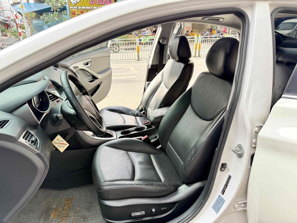 Hyundai Elantra GLS nhập 2015 1.8 AT. Mua bán Ô tô tại Quận Tân Phú Tp Hồ Chí Minh được đăng bởi Lê Băng Vinh hình 8