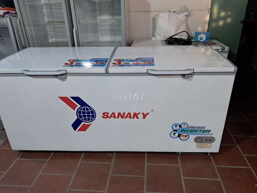 Cần thanh lý tủ đông Sanaky Inverter 860 lít