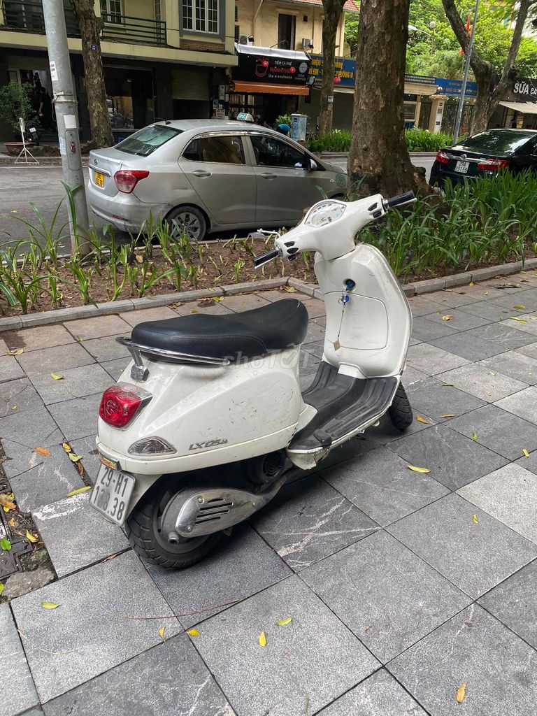 bán xe LX nữ dùng bản 2011 chính chủ nguyên zin. Mua bán Xe máy tại Quận Thanh Xuân Hà Nội được đăng bởi Hà Linh Phùng hình 2