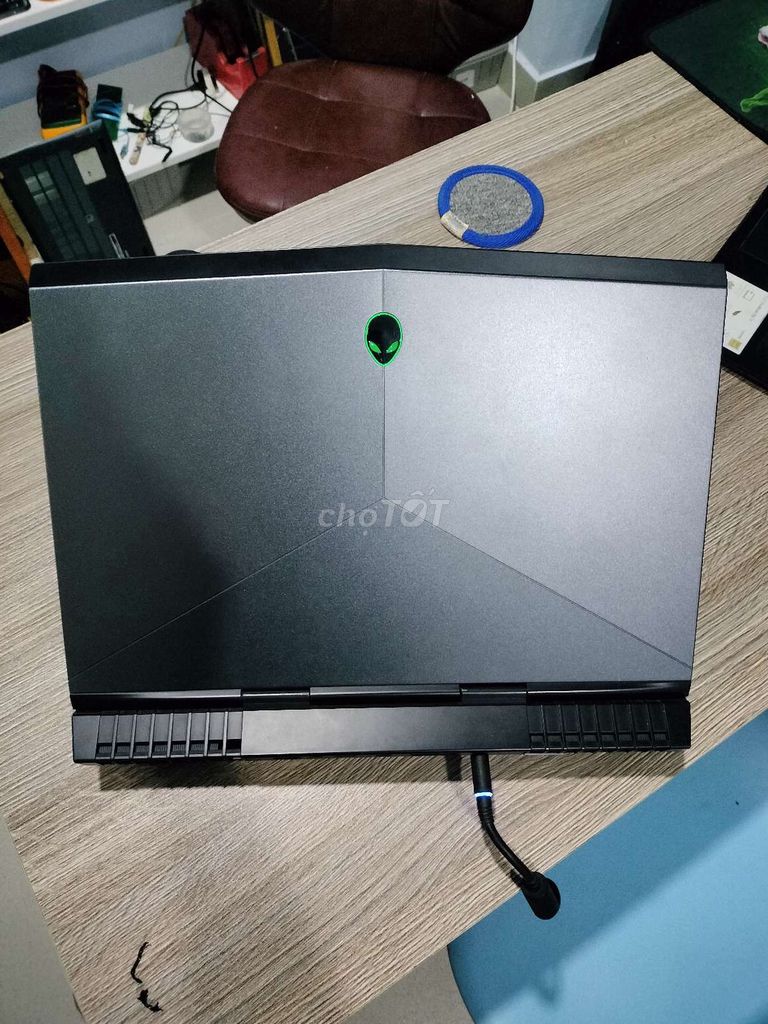 Dell Alienware 15 R4 i7 8750H, ram 8g, Vga GTX1070