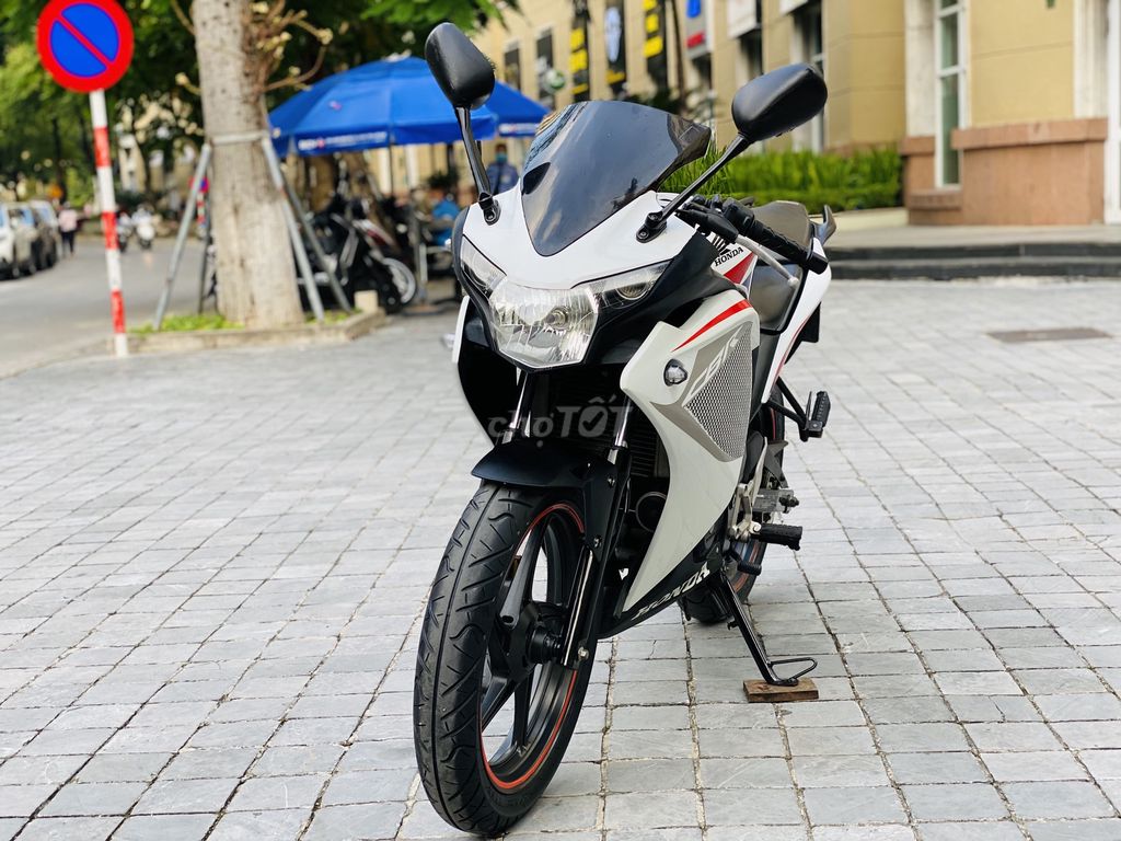 HONDA CBR 150 TRẮNG NHẬP THÁI MÁY ZIN CHÍNH CHỦ. Mua bán Xe máy tại Quận Cầu Giấy Hà Nội được đăng bởi Đạt Bùi hình 2
