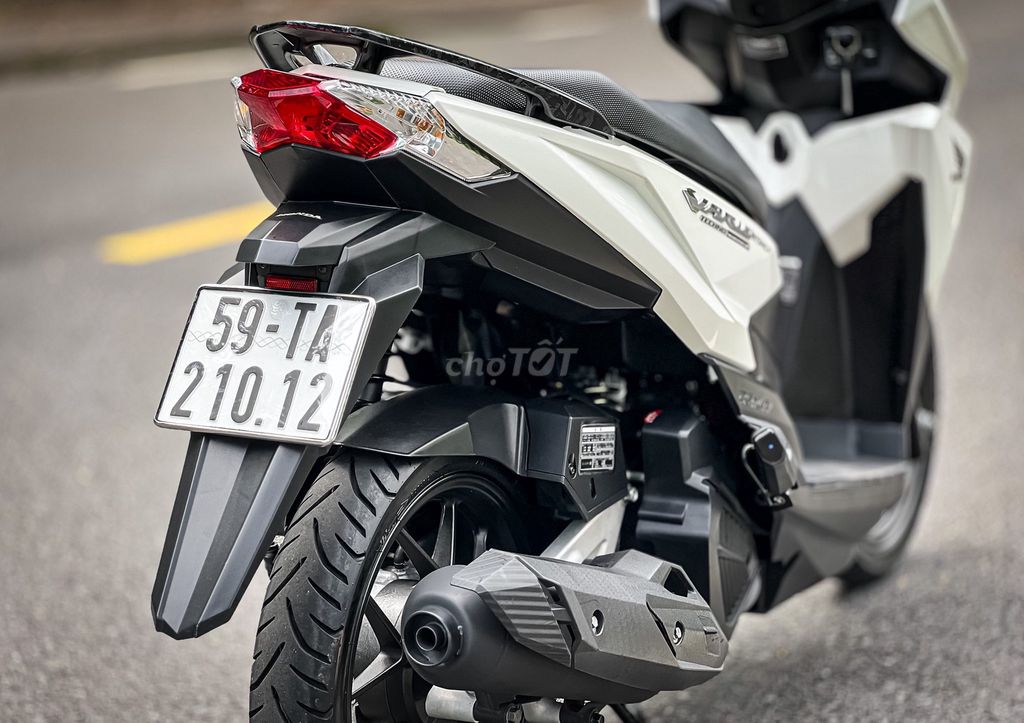 Vario 150cc 2017 odo lướt 3.400km zin chính chủ. Mua bán Xe máy tại Quận 7 Tp Hồ Chí Minh được đăng bởi Lê Văn Đạt hình 5