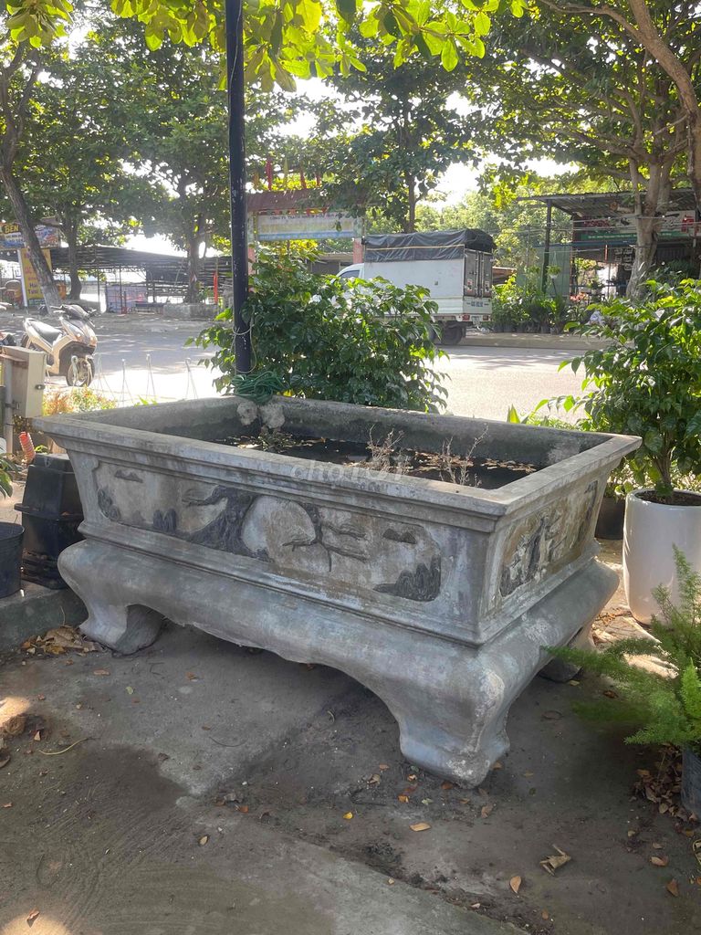 Chậu cổ đúc , nguyên vẹn ko rạng nứt. Mua bán Cây cảnh, đồ trang trí tại Quận Hải Châu Đà Nẵng được đăng bởi PHÚ GIA VIÊN hình 1
