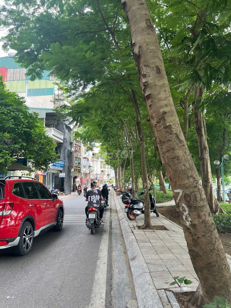 Bán nhà mp Nhật Chiêu 299m2, View toàn cảnh hồ Tây, sổ đỏ đẹp, 105 tỷ