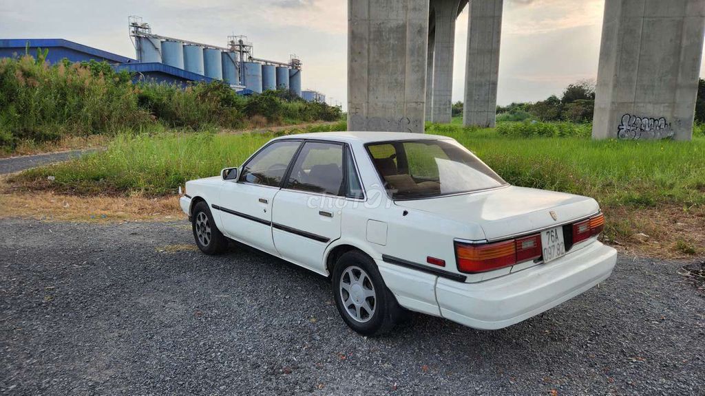Toyota Camry 1988 photo 5