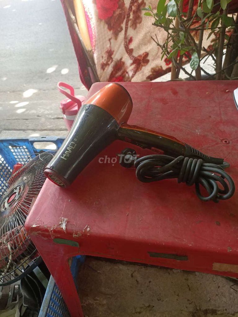 Máy sấy tóc chất lượng cao cấp còn mới. Mua bán Nội thất, đồ gia dụng khác tại Quận Cẩm Lệ Đà Nẵng được đăng bởi Anh Khoa hình 1