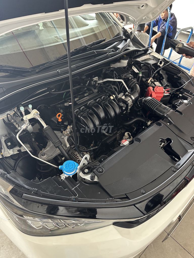 Хонда Сити RS 2023 Белая 22 000 км