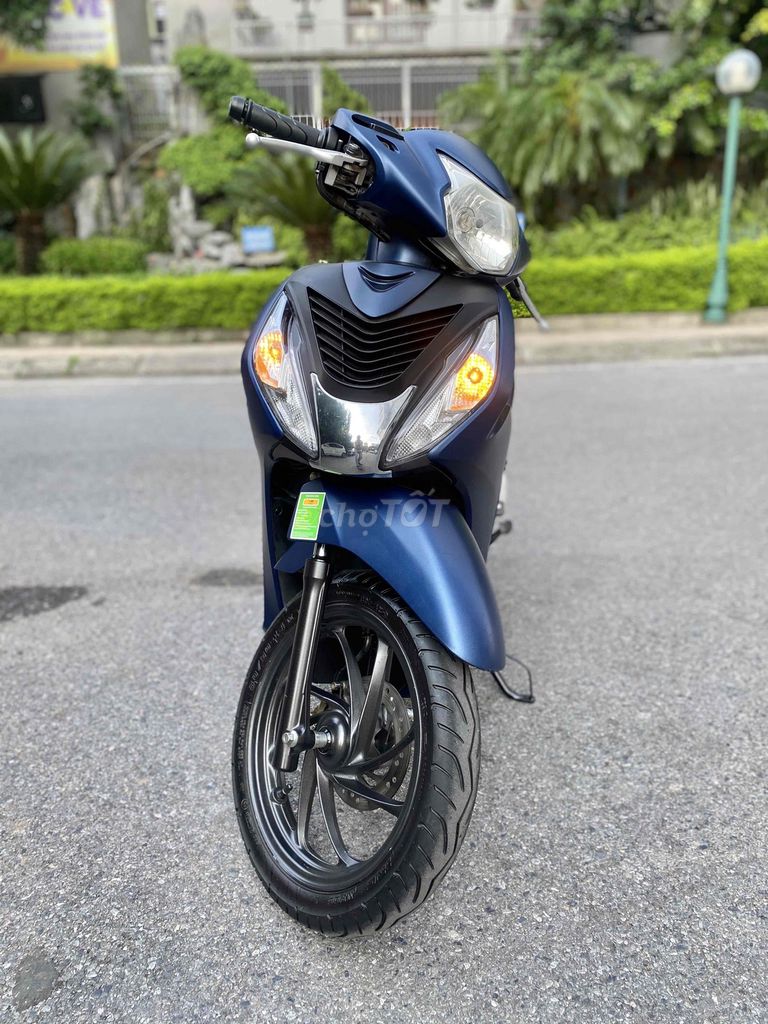 Honda Vision xanh nhám 2021!! chạy lướt 1 chủ. Mua bán Xe máy tại Quận Hoàng Mai Hà Nội được đăng bởi Xe Máy Quân Oanh  hình 1