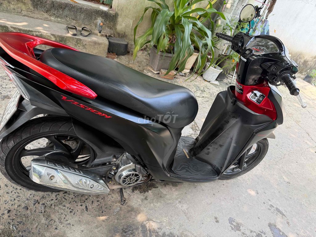 Honda Vision 2017 Đen Đỏ. Mua bán Xe máy tại Huyện Hóc Môn Tp Hồ Chí Minh được đăng bởi Hoàng Anh Tuấn hình 7
