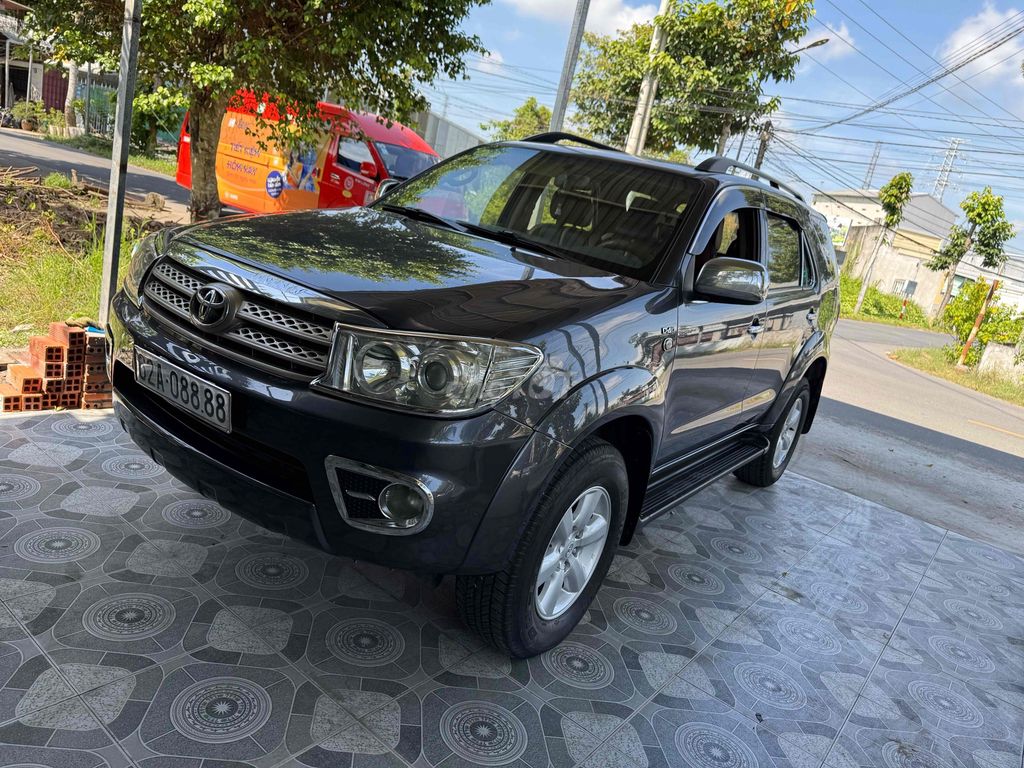 Toyota Fortuner máy dầu số sàn. Mua bán Ô tô tại Quận Cái Răng Cần Thơ được đăng bởi HÙNG NGUYỄN hình 3