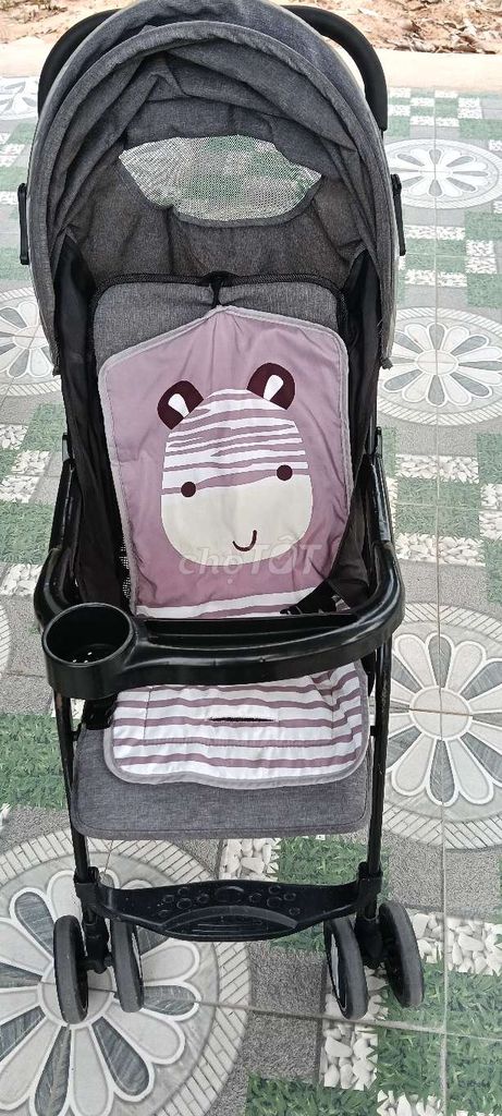 Xe đẩy em bé gấp gọn Xám. Mua bán Mẹ và bé tại Thị xã Tân Uyên Bình Dương được đăng bởi Mango hình 1